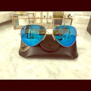 Ray-Ban Aviator Sunglasses 🕶